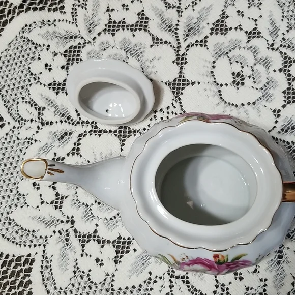 Vintage Tea pot. - Picture 4 of 9